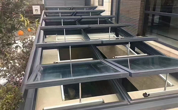 某轨道交通车辆维修车间甘肃排烟窗应用