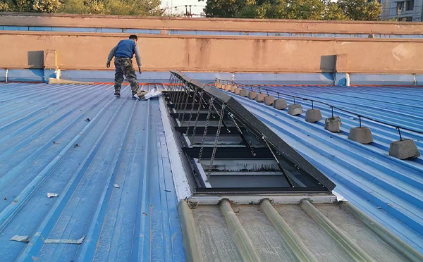 某区域性物流仓储中心甘肃排烟窗系统安装项目